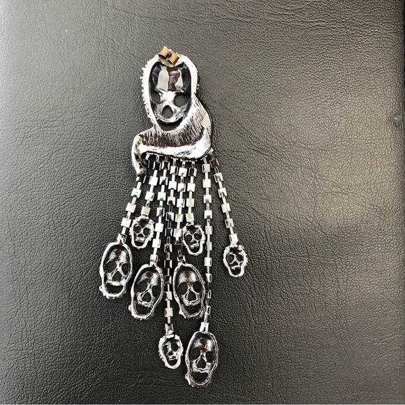 ‼️🔥last chance Unisex gunmetal color Rhinestone skull single earring - Picture 3 of 10